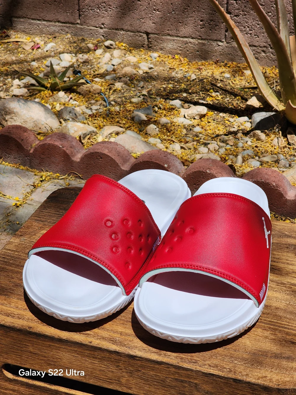 Nike Men's Jordan Play Varsity Red/White Slides Size 10 - Picture 4 of 6